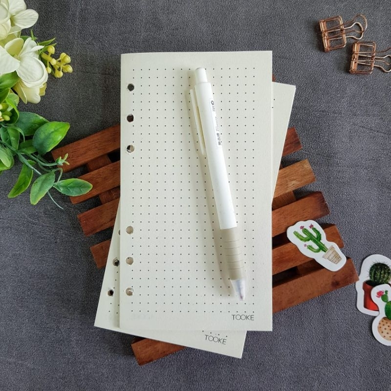 

KERTAS LOOSELEAF A6 ( 6 LUBANG ) by. TOOKE