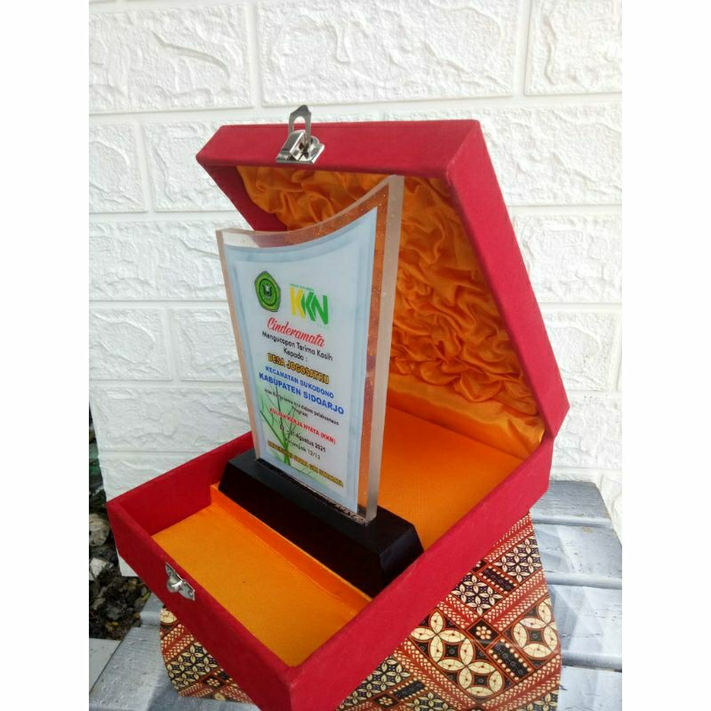 Plakat Akrilik 10mm (1cm) Sehari Jadi, Vandel