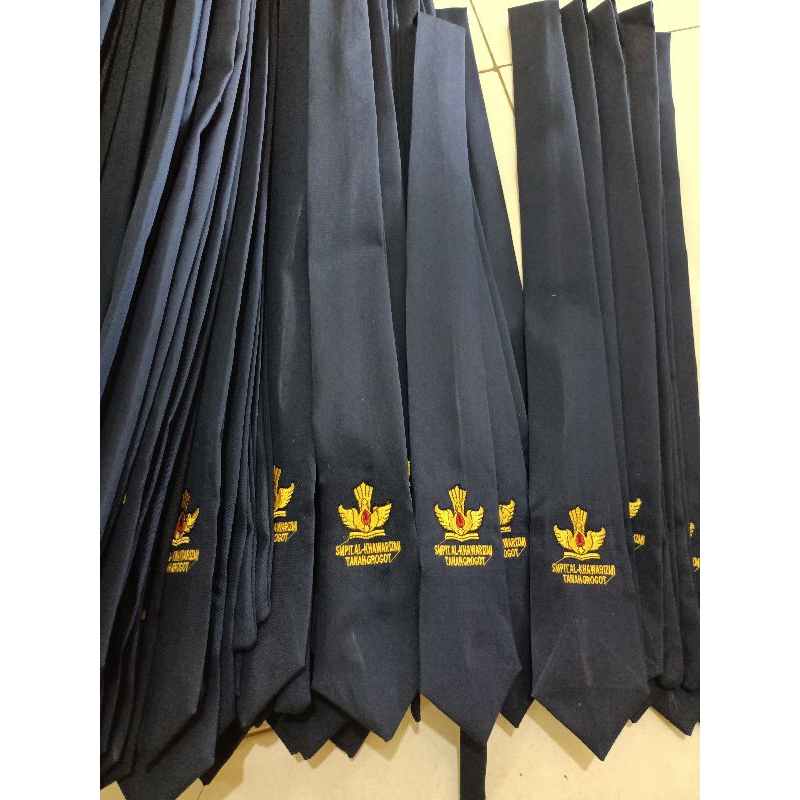 Dasi SD SMP SMA logo Bordir sablon custom logo dasi karet dasi sd seragam sd