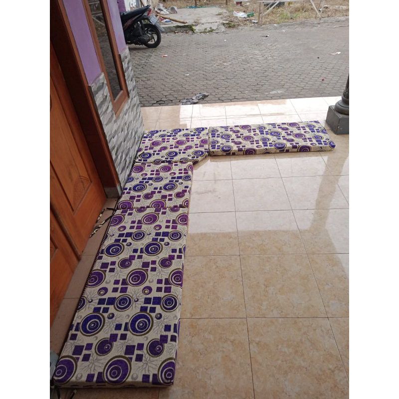 spon kursi kayu
