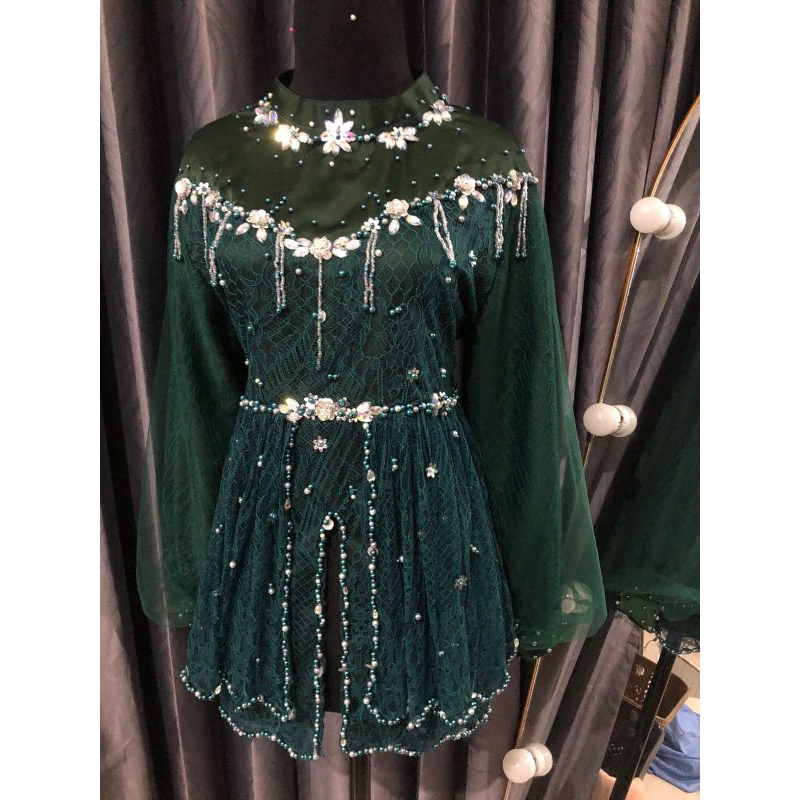 kebaya kekinian wisuda