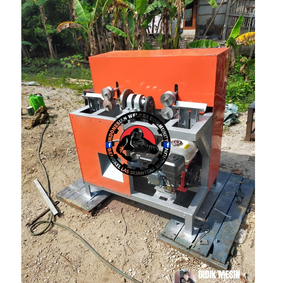 Mesin Pembuat Gagang Sapu/Bubut Kayu/Dowel