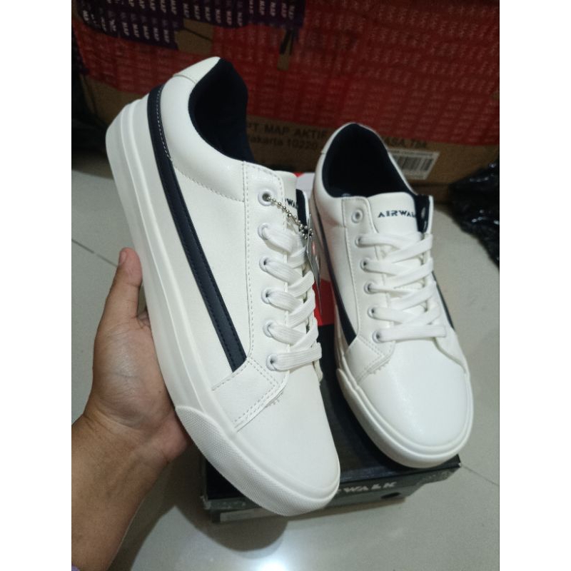 43 sports station clearance sale airwalk ashburn white navy