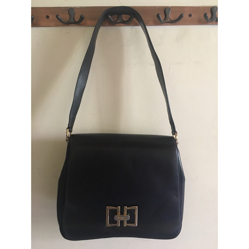 salvatore ferragamo shoulder preloved