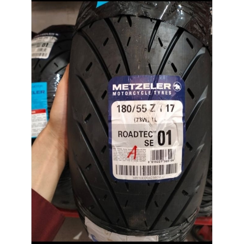BAN LUAR METZELER UK 180/55-17 01 SE TUBELESS