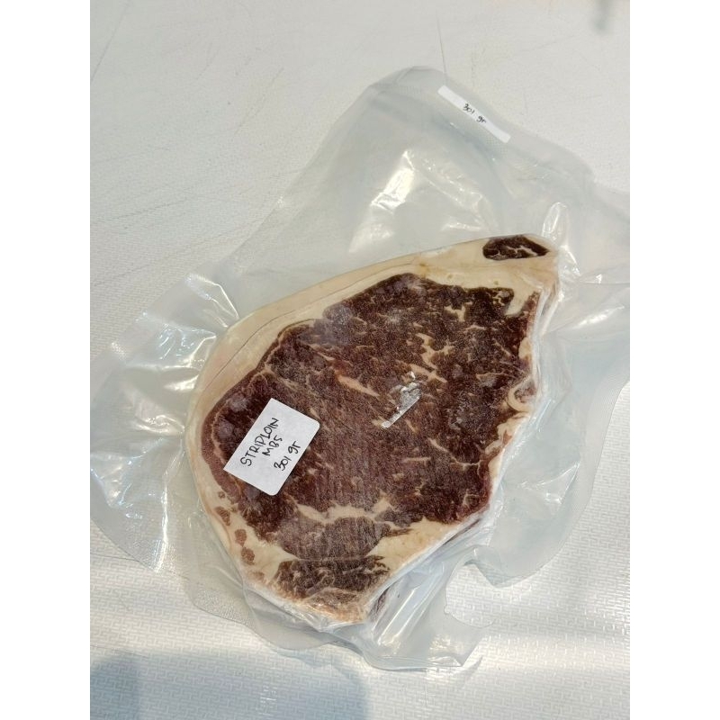

STRIPLOIN MB5 - DAGING STRIPLOIN - DAGING FROZEN