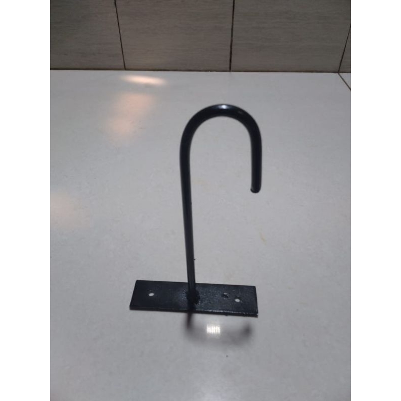 Pengait besi serbaguna