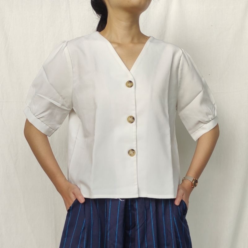 Kemeja Putih Wanita Lengan Pendek Model Puff