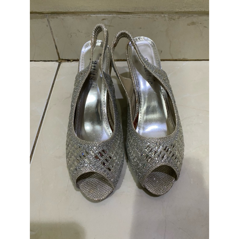 Preloved/Sepatu/Wedges/Silver/