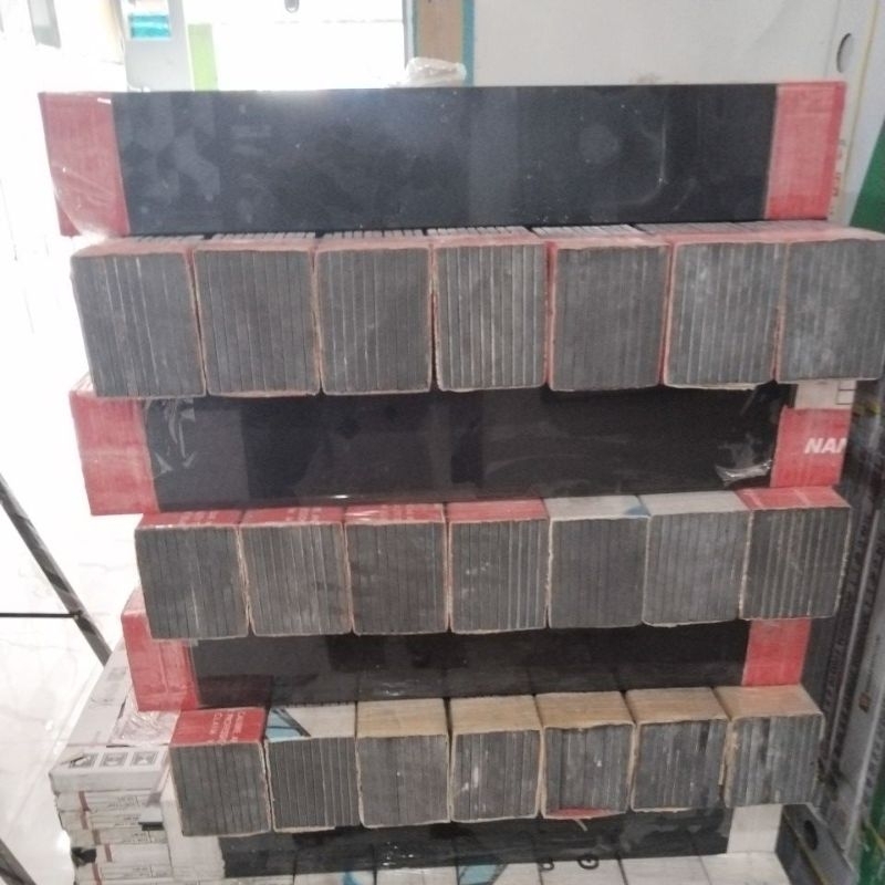 plin Granite polos hitam 10x60