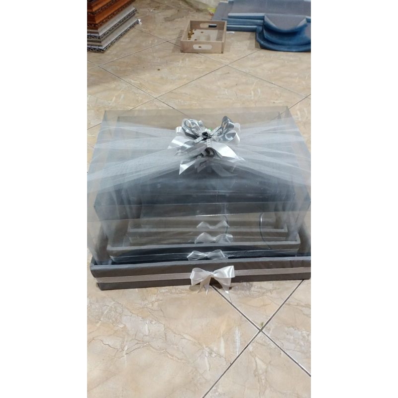 

Kotak Seserahan Pernikahan Set Lengkap Isi 4 Box Hantaran Parcel Mika box seserahan lengkap dengan hiasan