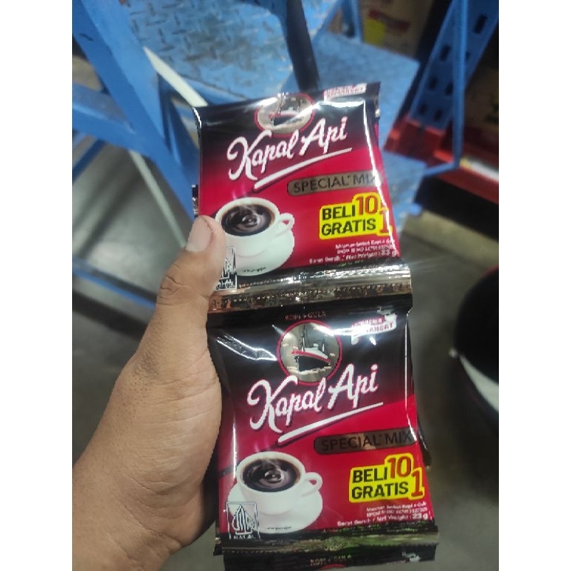 

kapal api kopi spesial mix 10+1 (1renteng isi 10 bks) 25/23g