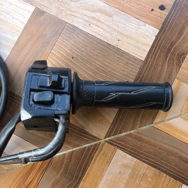 handle kabel gas spontan+holder kanan original yamaha lexi 125 second