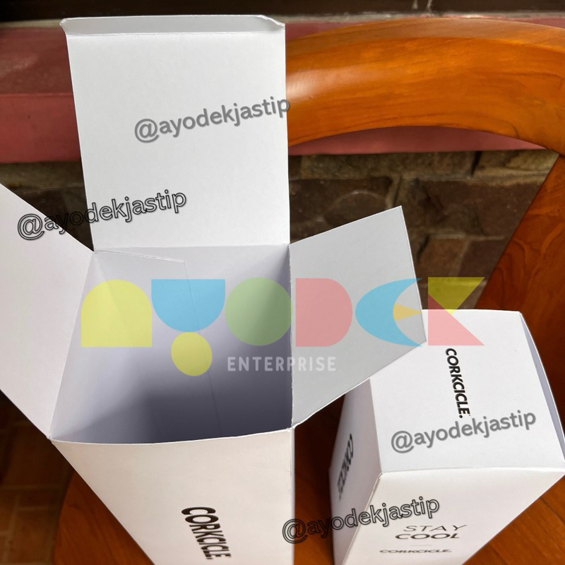 

Tambahan Custom Box CORKCICLE