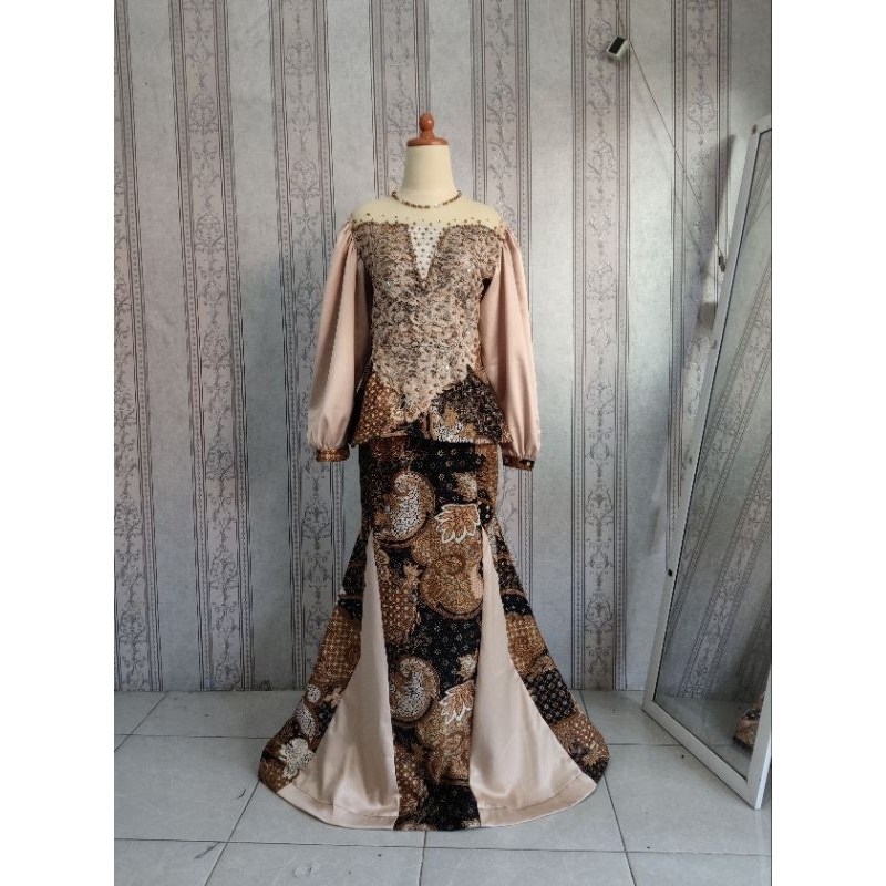 kebaya batik modern / dress singer / baju wisuda