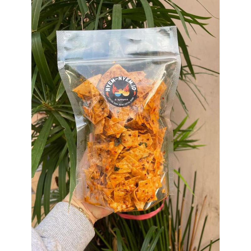 

Keripik Pangsit Daun Jeruk 250 Gr