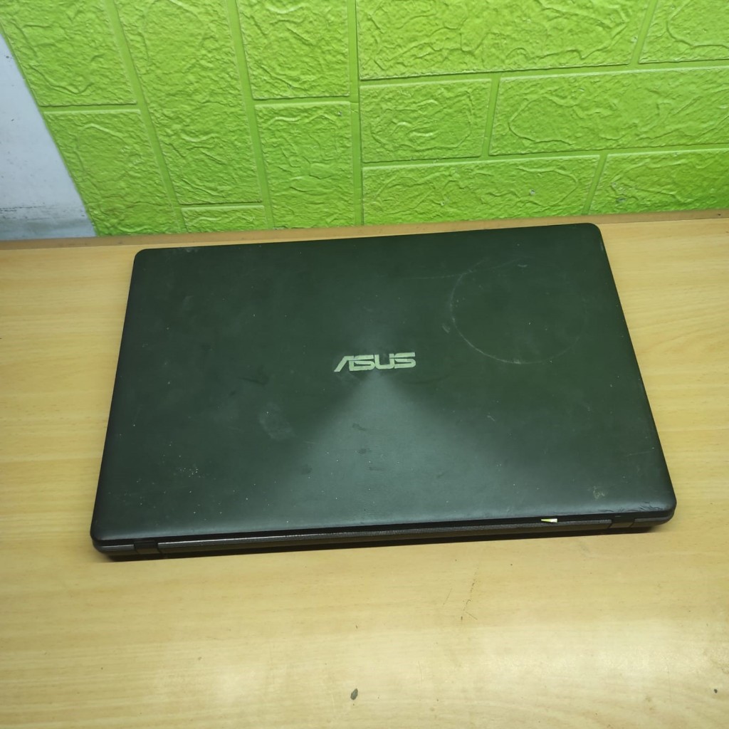 Kesing Casing Case Laptop Asus X550Z
