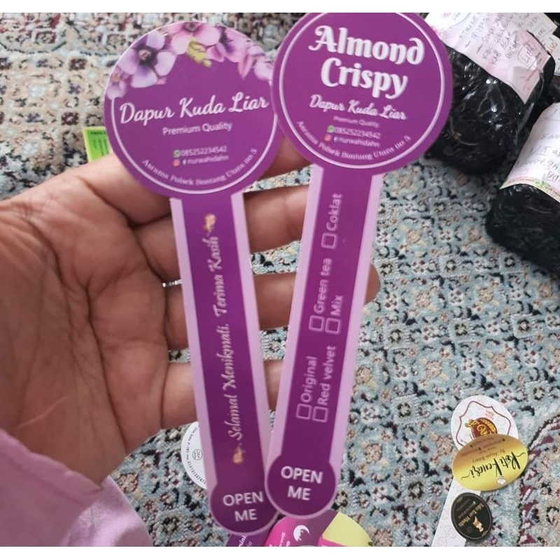 

Stiker Chromo 500 dan 1000 lembar bentuk segel (kepala bulat diameter 5 cm, ekor lebar 2 cm panjang 10 cm), cetak full color, desain custom dan gratis desain