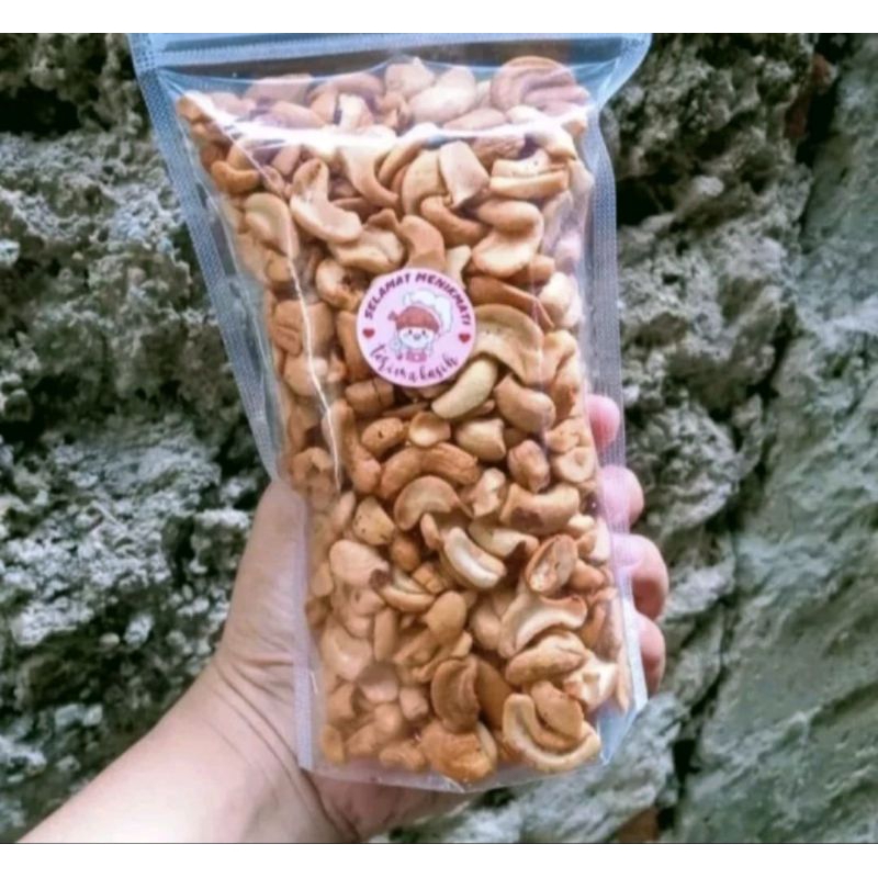 

kacang mede matang 200gr