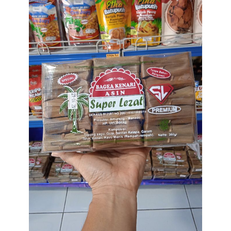 

Bagea Kenari Asin Merk Super Lezat Oleh Oleh Khas Manado 360 gram