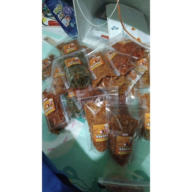 

brambang goreng atau bawang merah goreng rasa.