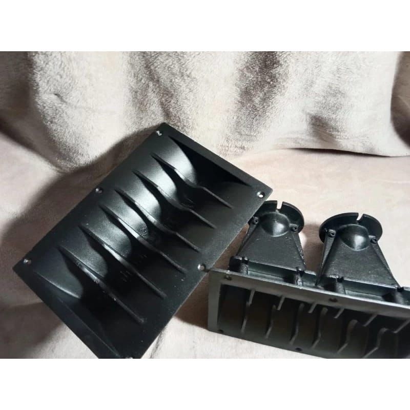 Horn harmoni gigi hiu dobel