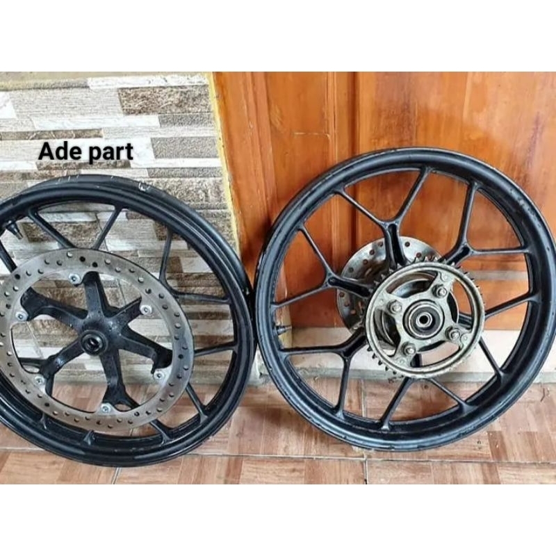 velg pelek depan belakang. Honda Supra GTR 150R. copotan original nominus