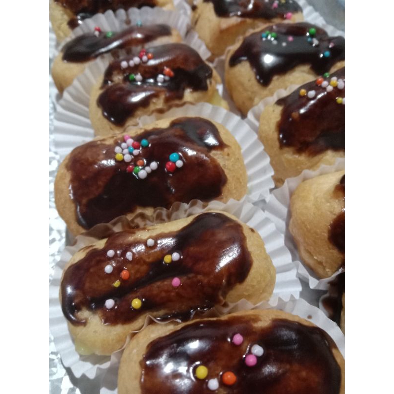 

kue sus eclaire termurah isi 10 pcs