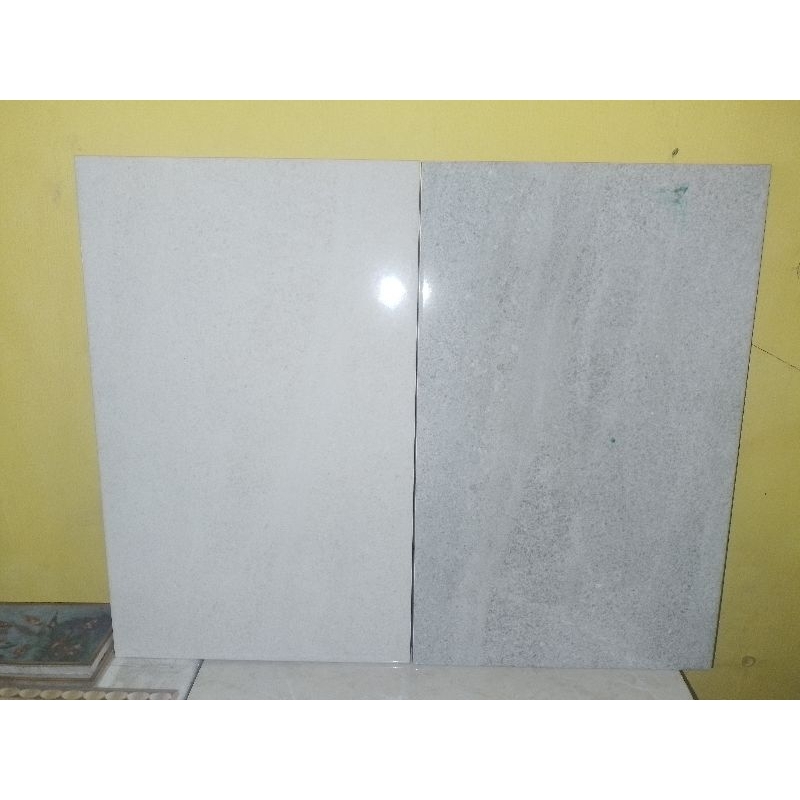 Keramik dinding motif 25x40 glosy boscow white / grey