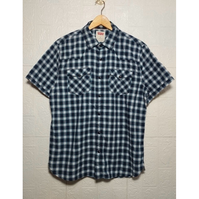 kemeja kotak levis pria