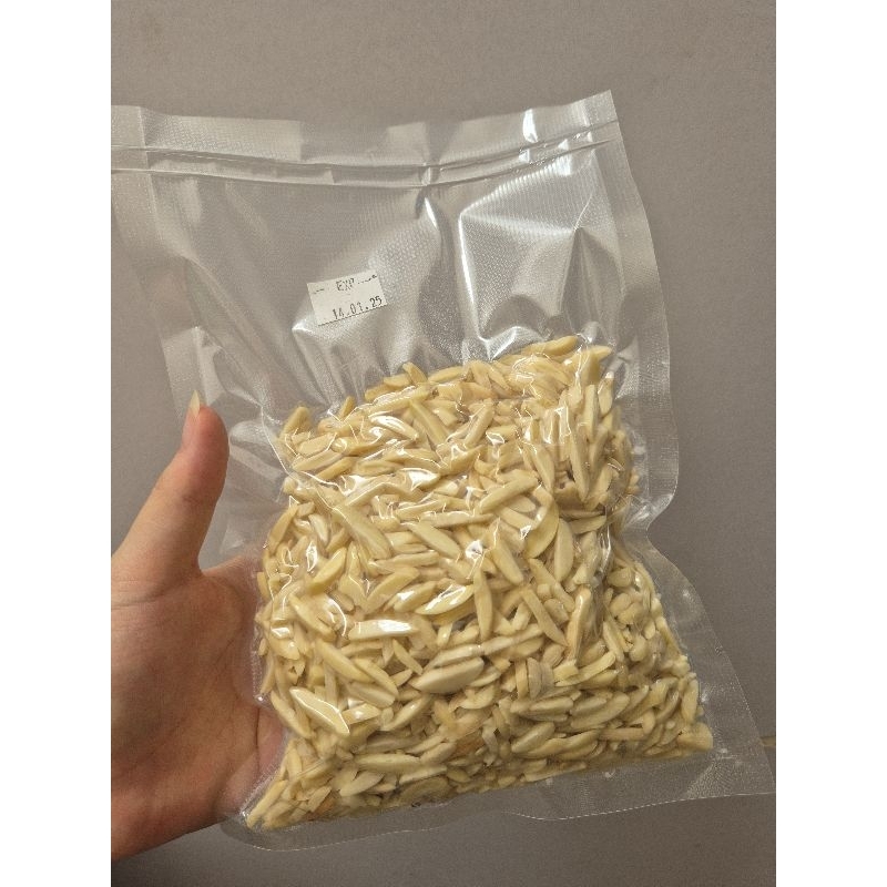 

Almond kupas 250gr Slivered Almond cacah Almond slice Almond potong mentah