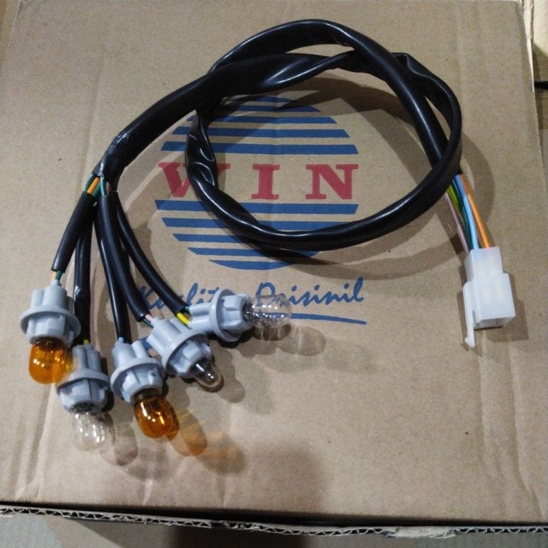 KABEL SOKET FITING LAMPU+SEN BELAKANG HONDA VARIO CARBU 110 AGNES. PNP VARIO TECHNO 125 OLD KZR DAN 