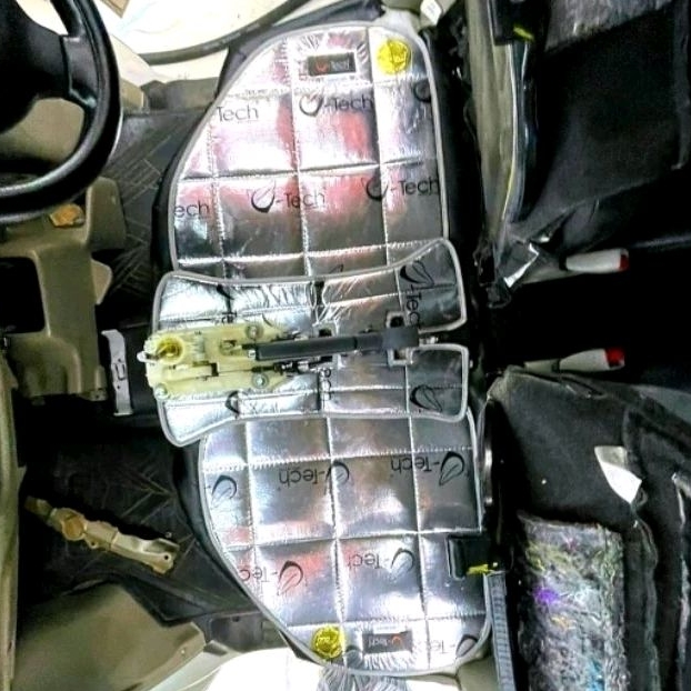 Mega Carry APV Peredam Anti Panas Jok Mesin Mobil