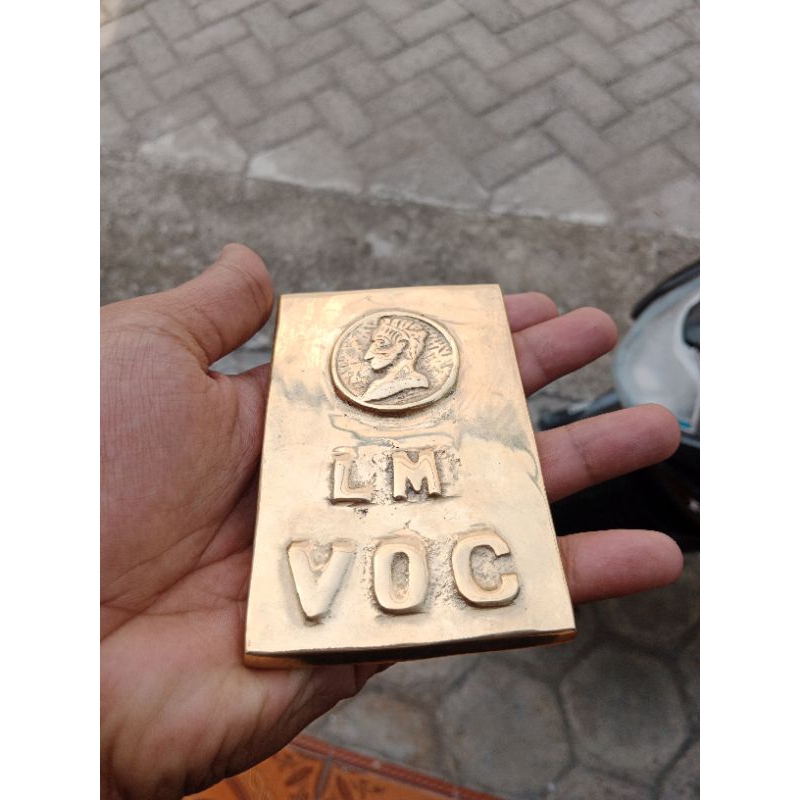 Replika emas batangan VOC mirip dengan aslinya bahan kuningan sari untuk koleksi