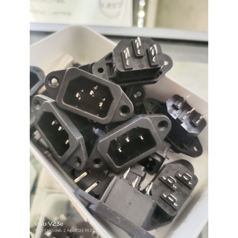 SOKET AC IN POWER 3PIN