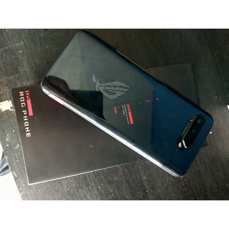 ASUS ROG 5 MINUS LCD