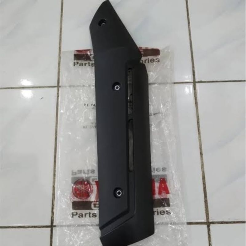 Cover pelindung knalpot protector muffler Vixion New NVA NVL ori YGP 1PA-E4718-00
