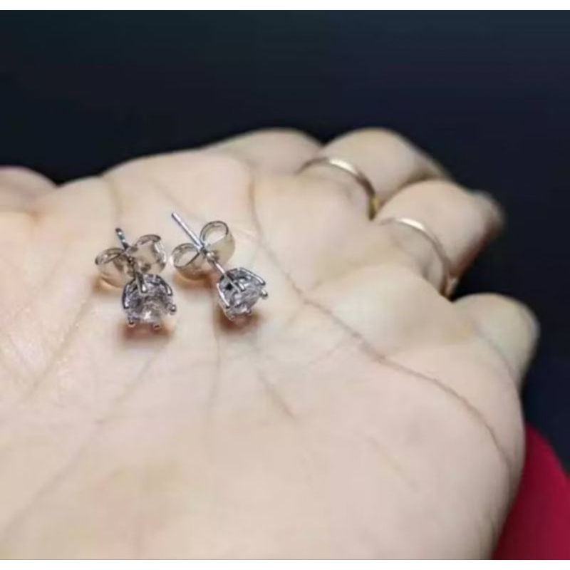 Anting tusuk titanium putih