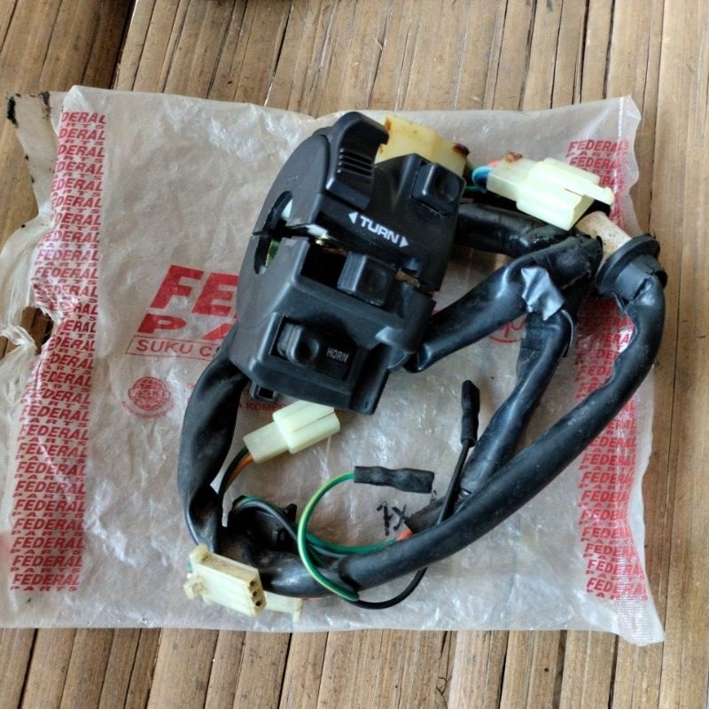 holder honda supra supra x lama bagian kiri original federal