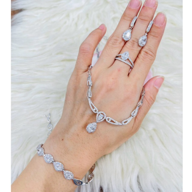 Set kalung gelang cincin uk 14 anting permata pear emas putih emas asli kadar 750