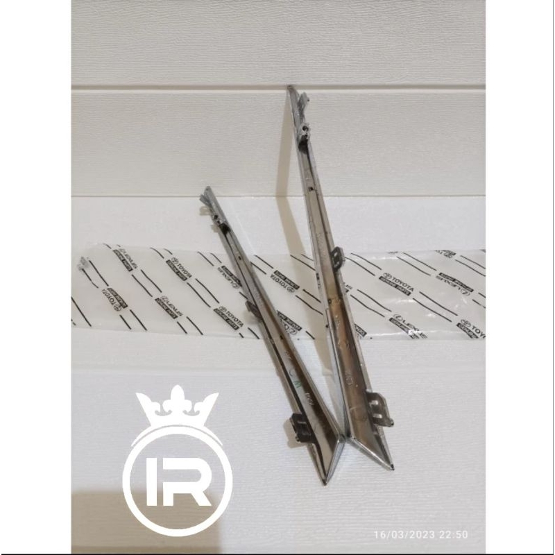 LIST LIS GRILL CHROME DEPAN VIOS GEN 3 2014-2017 1SET ORIGINAL