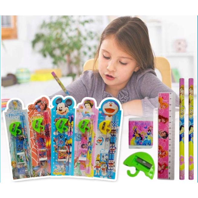 

Set Alat Tulis Karakter Set 5In1 / Paket Lengkap Pensil Penghapus Rautan Penggaris Bergambar Kartun / Mini Stationery Set Character ATK