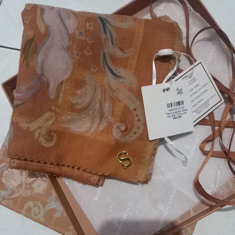 Preloved Buttonscarves x dian pelangi