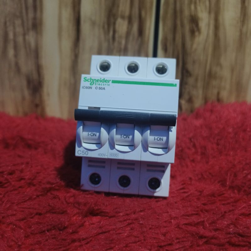 MCB ic60N SCHNEIDER 3Phase 50A original