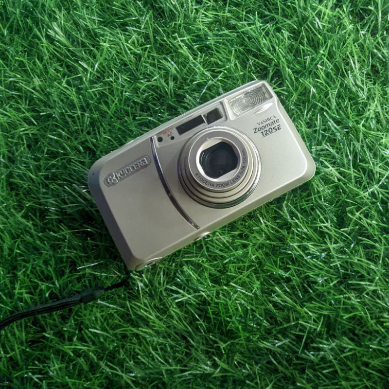 Kamera Analog Yashica Zoomate 120SE Kyocera Second Kondisi Hidup