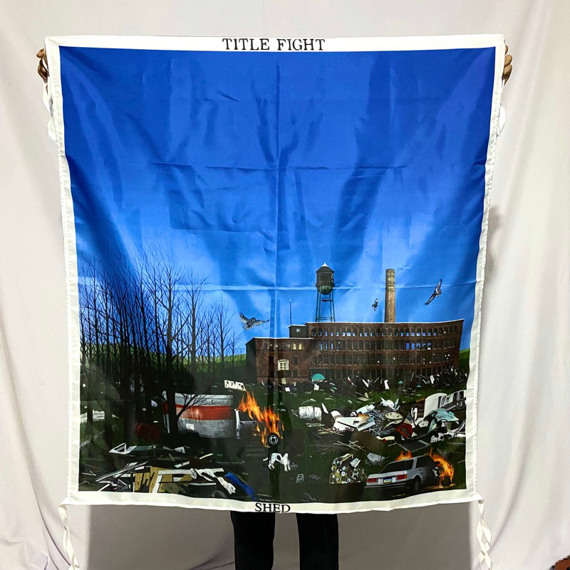 BENDERA TITLE FIGHT SHED FLAG SATIN 90x 90 cm