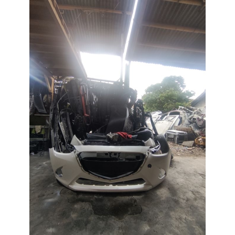 bemper depan mazda 2 skyaktif original