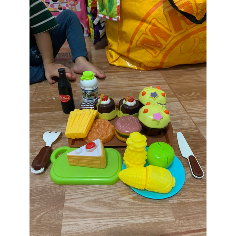 Preloved Paketan Mainan Masak-Masakan Buah potong Cupcakes - Mainan Take All