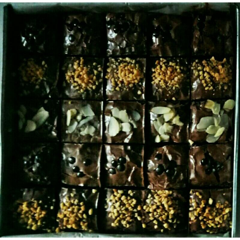 

BROWNIES FUDGY/Brownies sekat/Brownies panggang ukuran 20x20