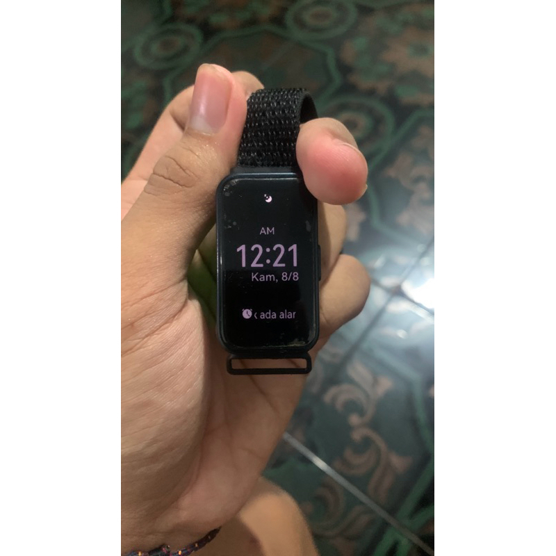 (preloved) huawei band 8